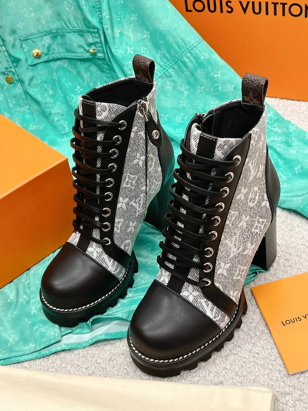 Louis Vuitton Star Trail Ankle Boots Grey 1AB2XH - Image 10