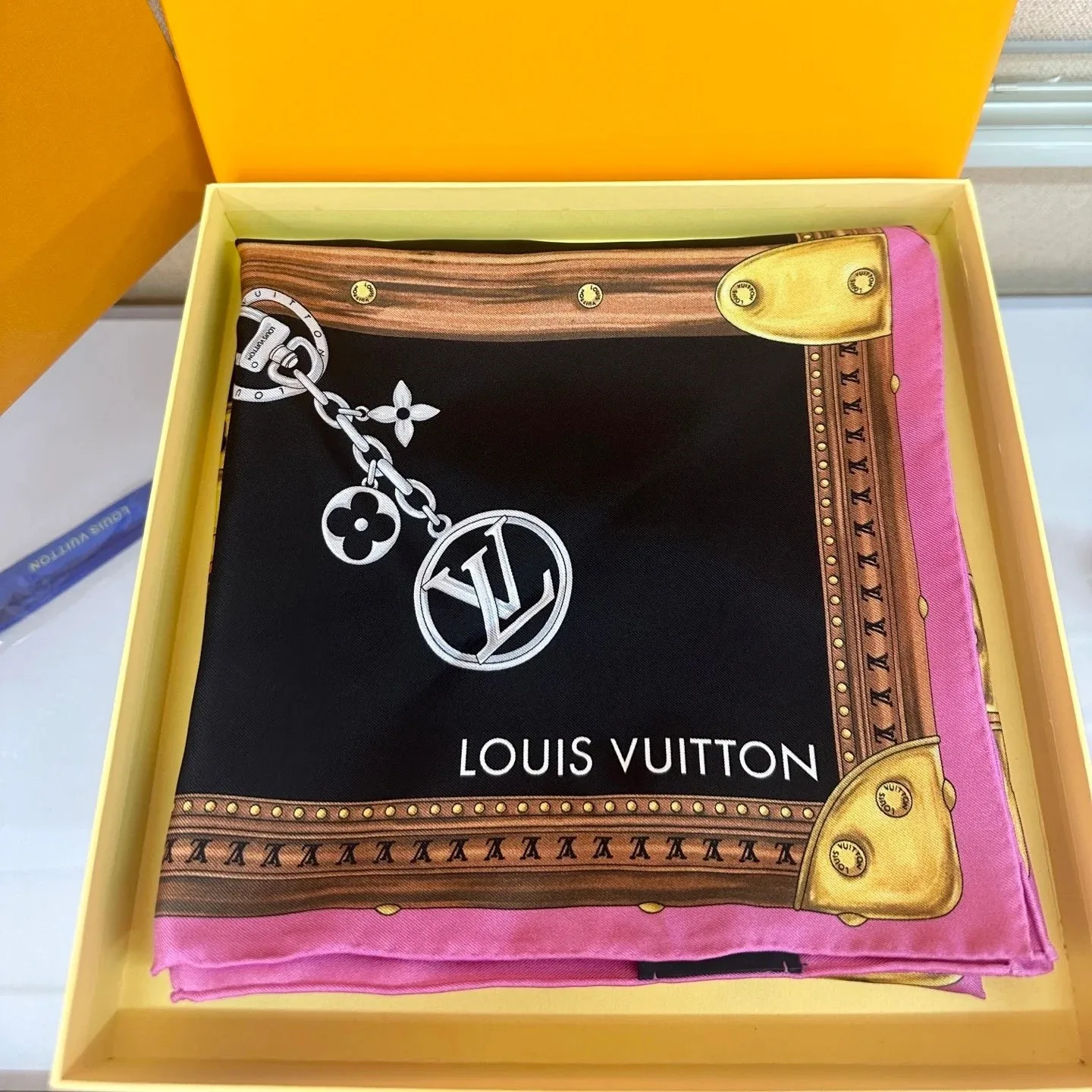 Louis Vuitton Strap And Trunk Square 90 Scarf Black - Image 6