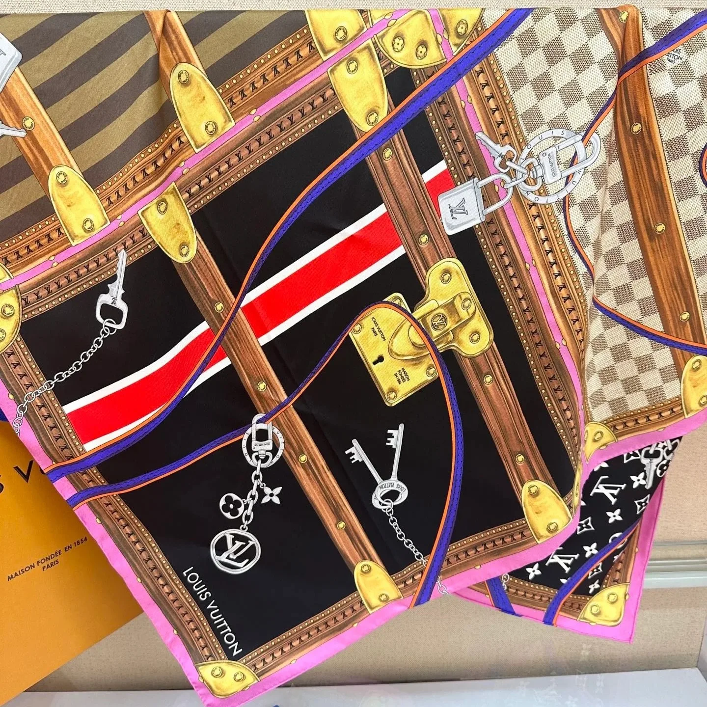 Louis Vuitton Strap And Trunk Square 90 Scarf Black - Image 9