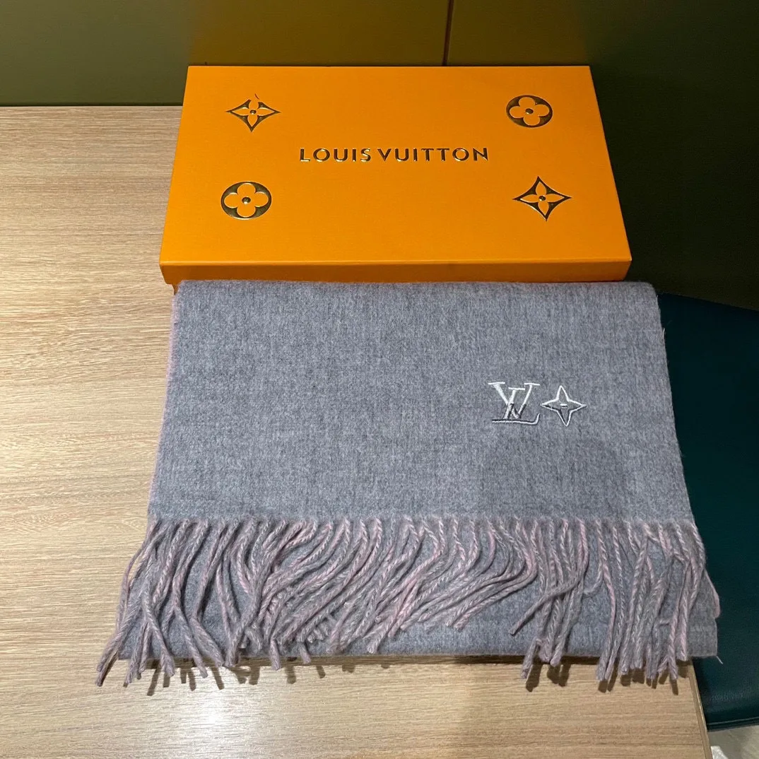 Louis Vuitton The Cashmere Scarf Grey - Image 5