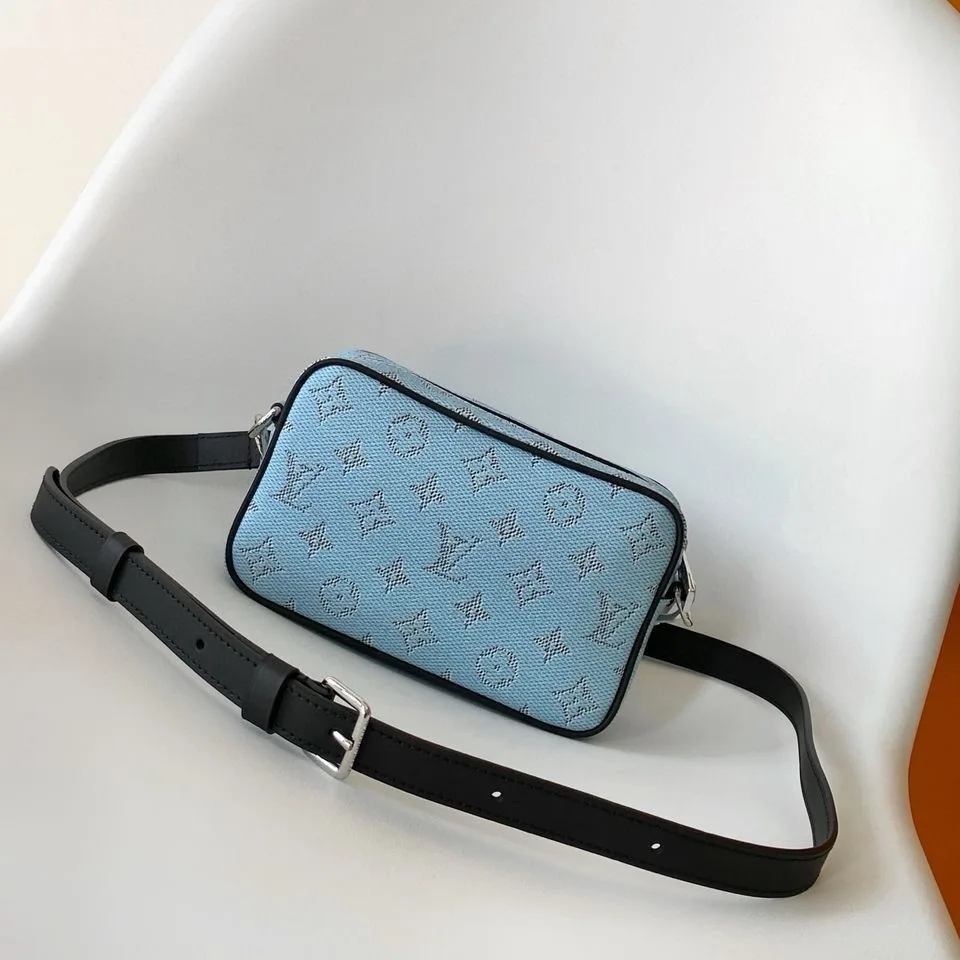 Louis Vuitton Trocadéro Wearable Wallet Blue / - Image 4