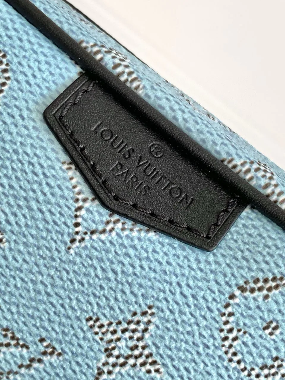 Louis Vuitton Trocadéro Wearable Wallet Blue / - Image 6