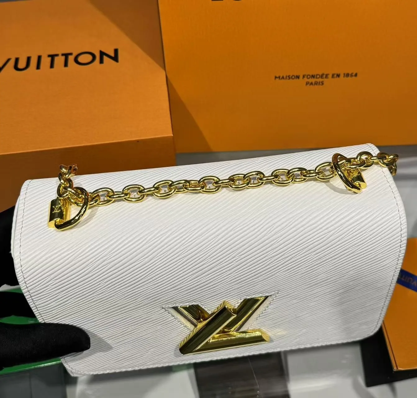 Alternative view of Louis Vuitton Twist Epi White