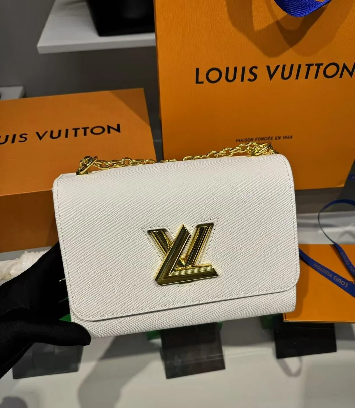 Louis Vuitton Twist Epi White - Image 5