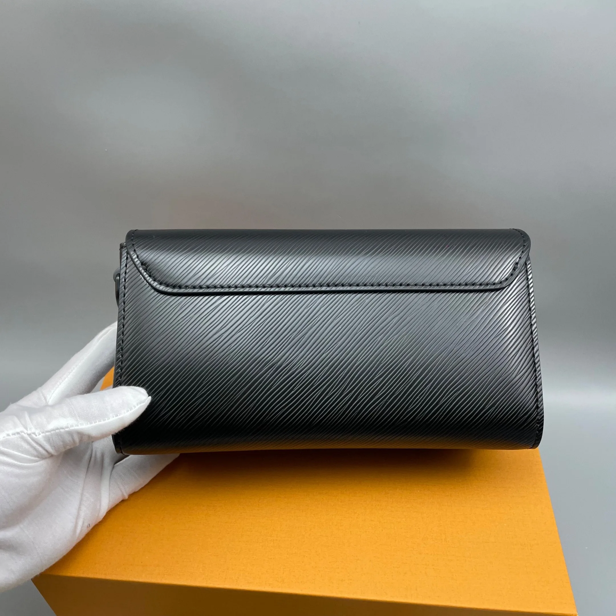 Louis Vuitton Twist West Black / - Image 4