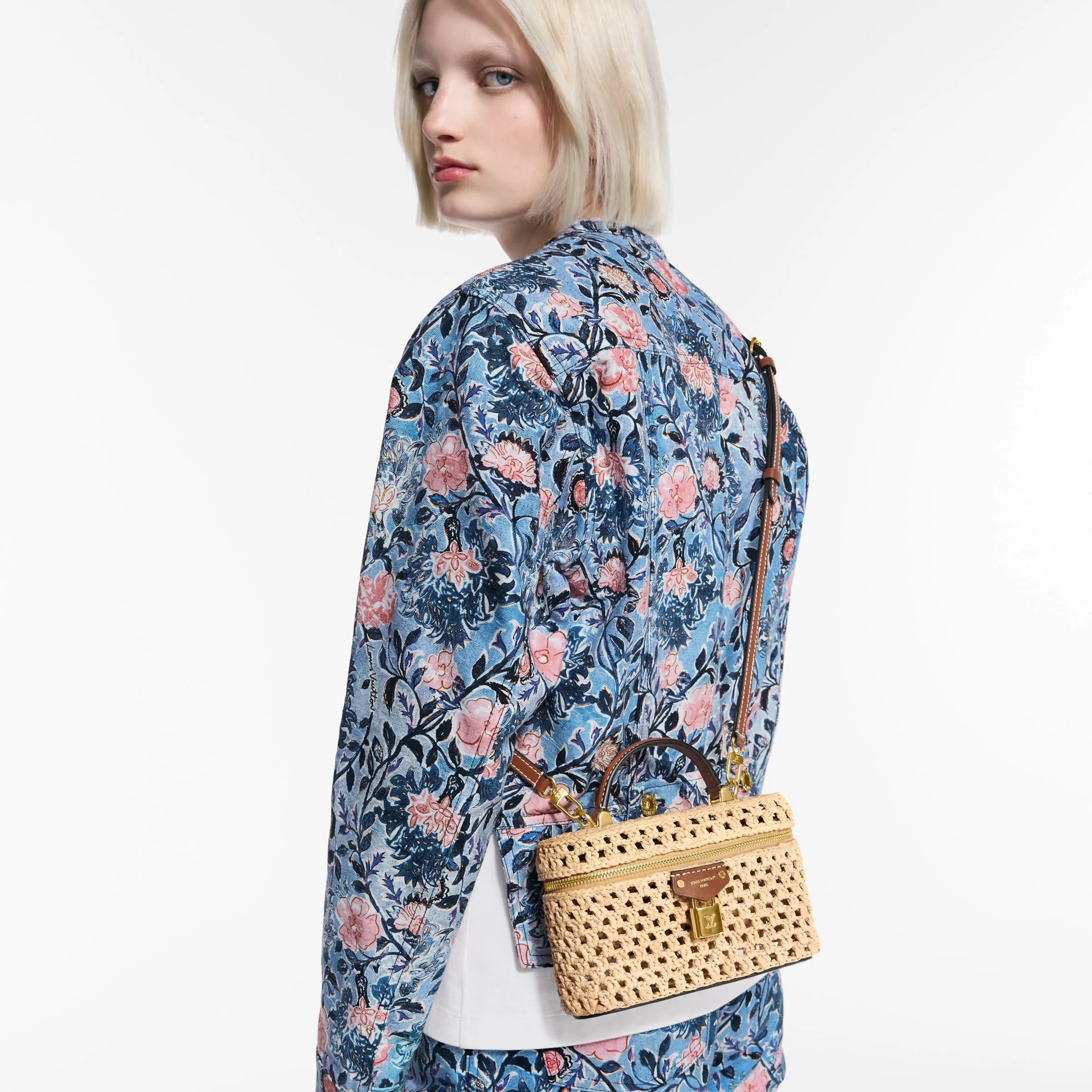 Alternative view of Louis Vuitton Vanity Chain Pouch / Natural Tan Raffia Gold Hardware