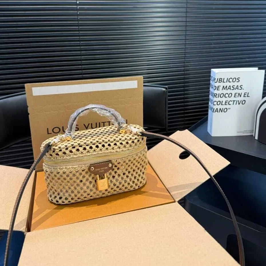 Louis Vuitton Vanity Chain Pouch / Natural Tan Raffia Gold Hardware - Image 4