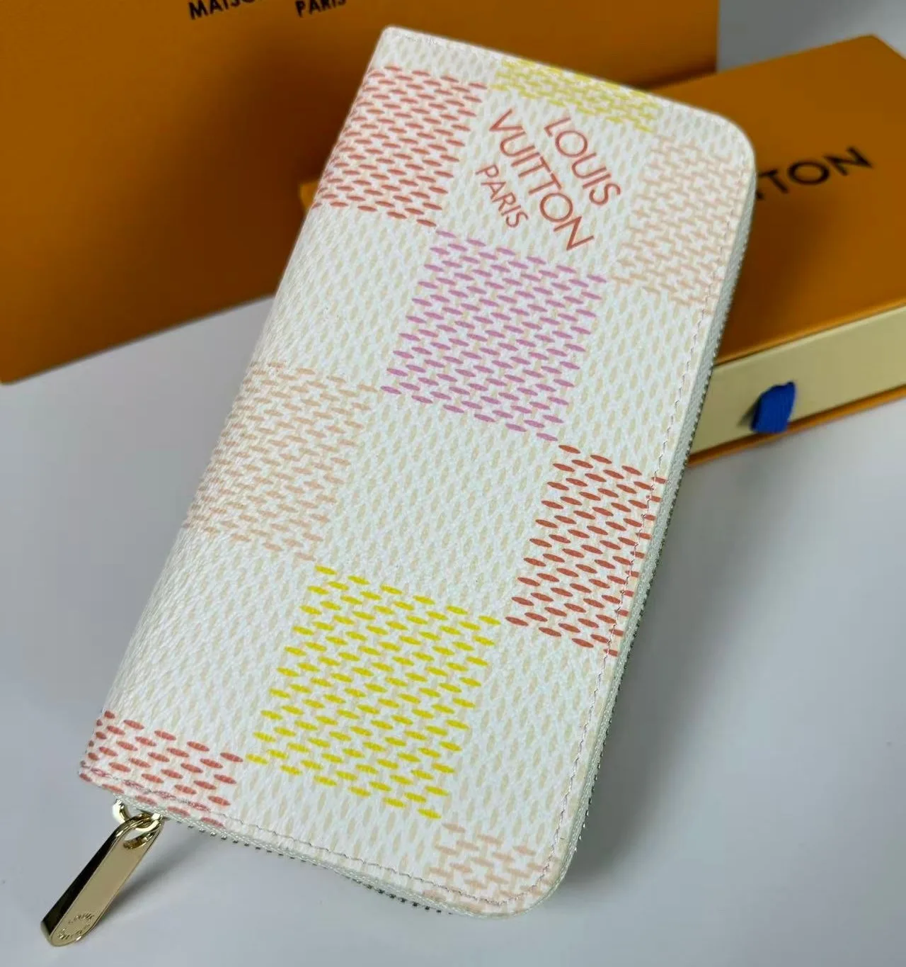 Louis Vuitton Zippy Wallet White / - Image 4