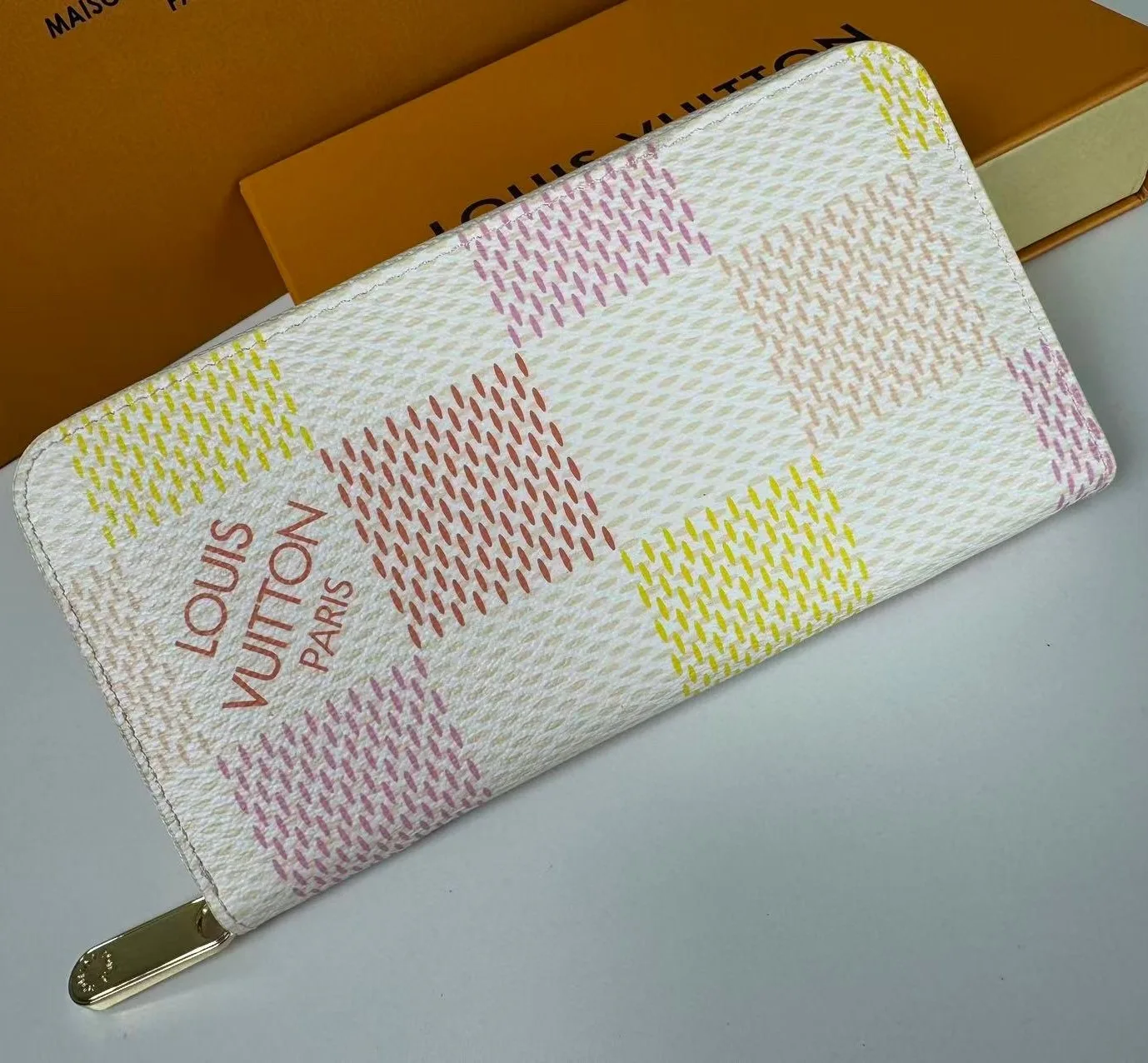Louis Vuitton Zippy Wallet White / - Image 3