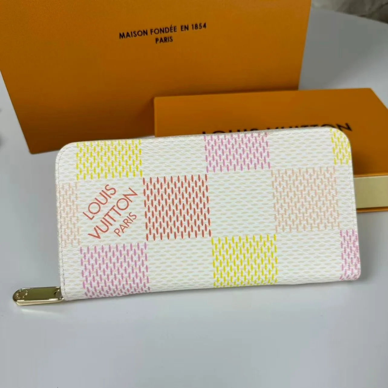 Alternative view of Louis Vuitton Zippy Wallet White /
