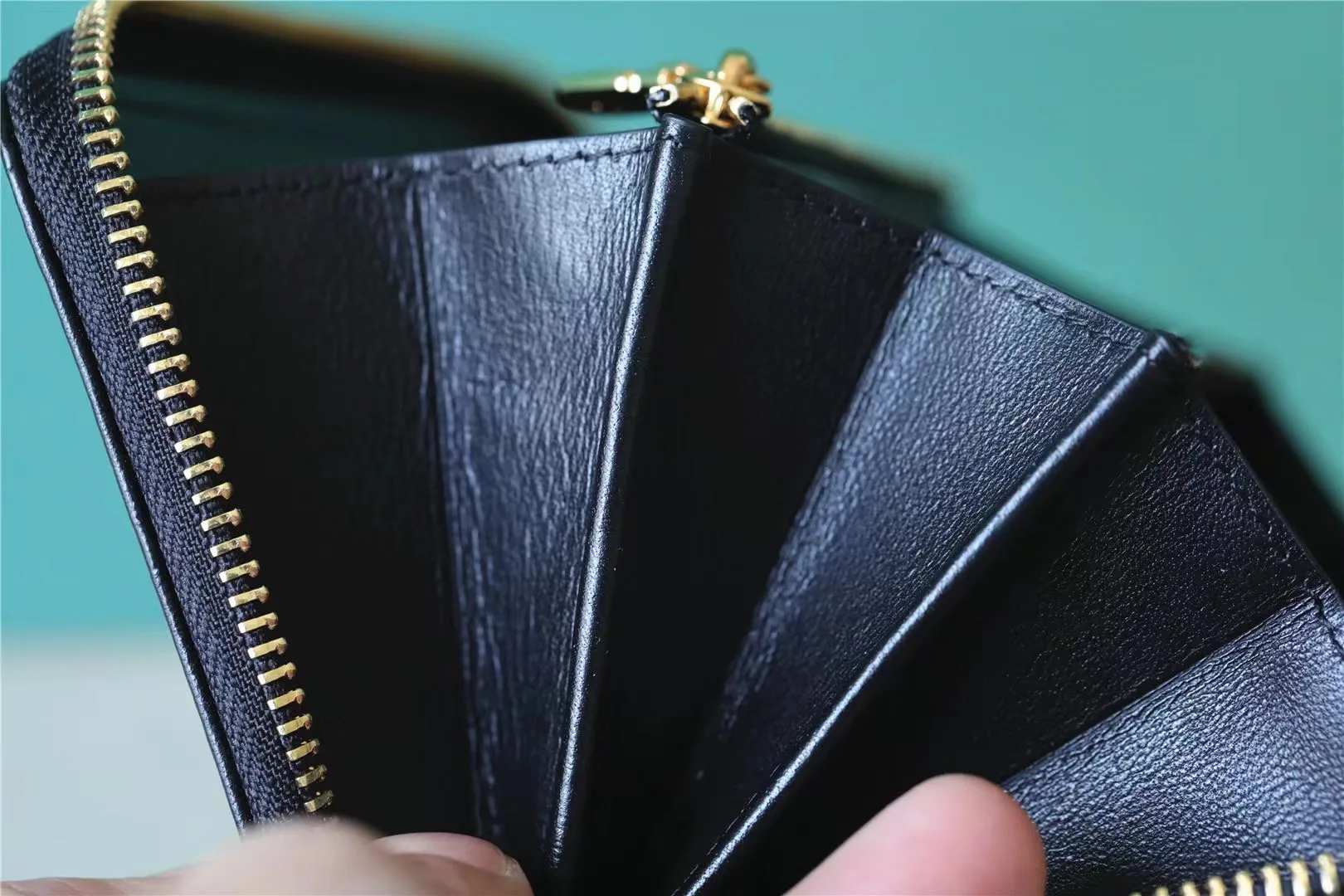 Louis Vuitton Zippy Wallet Monogram Embossed Black / - Image 9