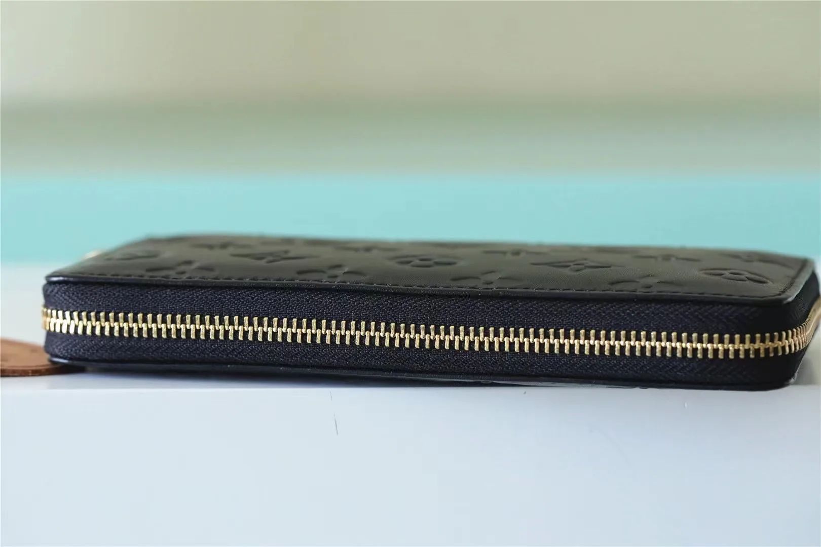 Louis Vuitton Zippy Wallet Monogram Embossed Black / - Image 4