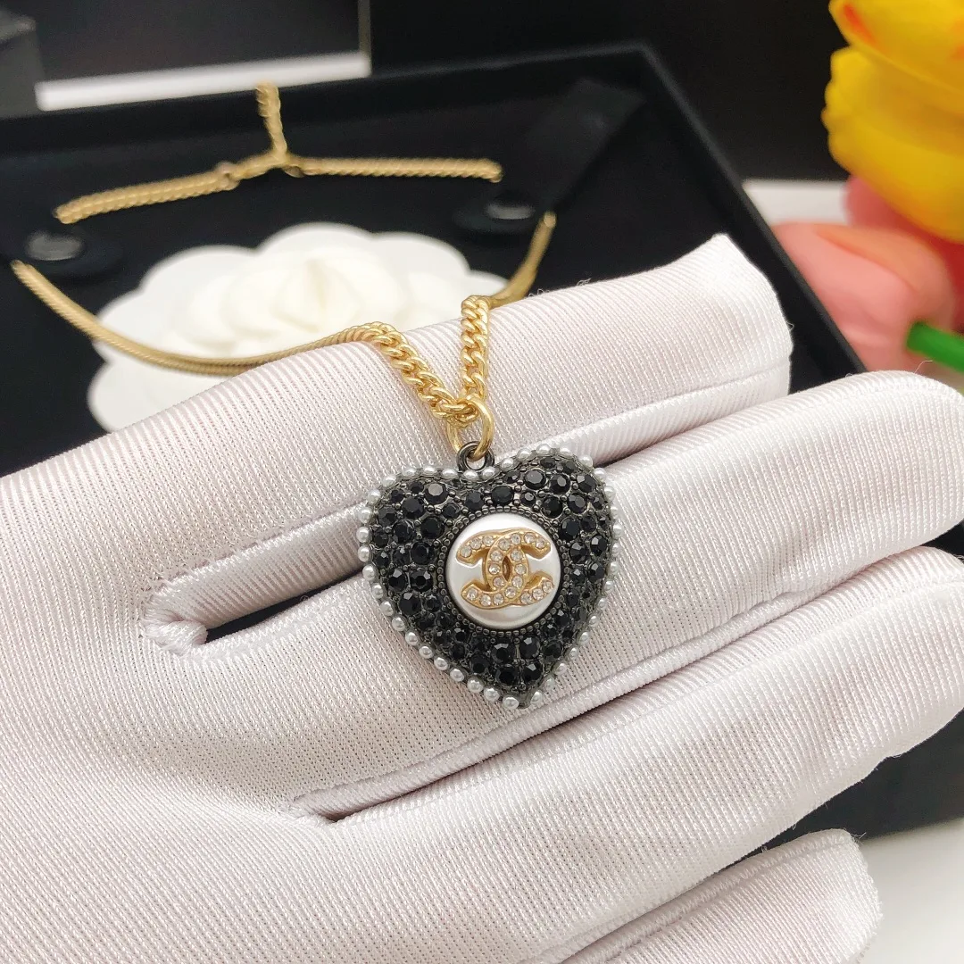 Love Necklace Black - Image 7