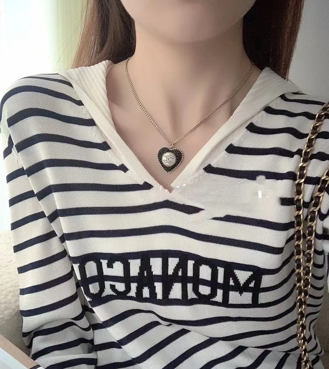 Love Necklace Black - Image 8
