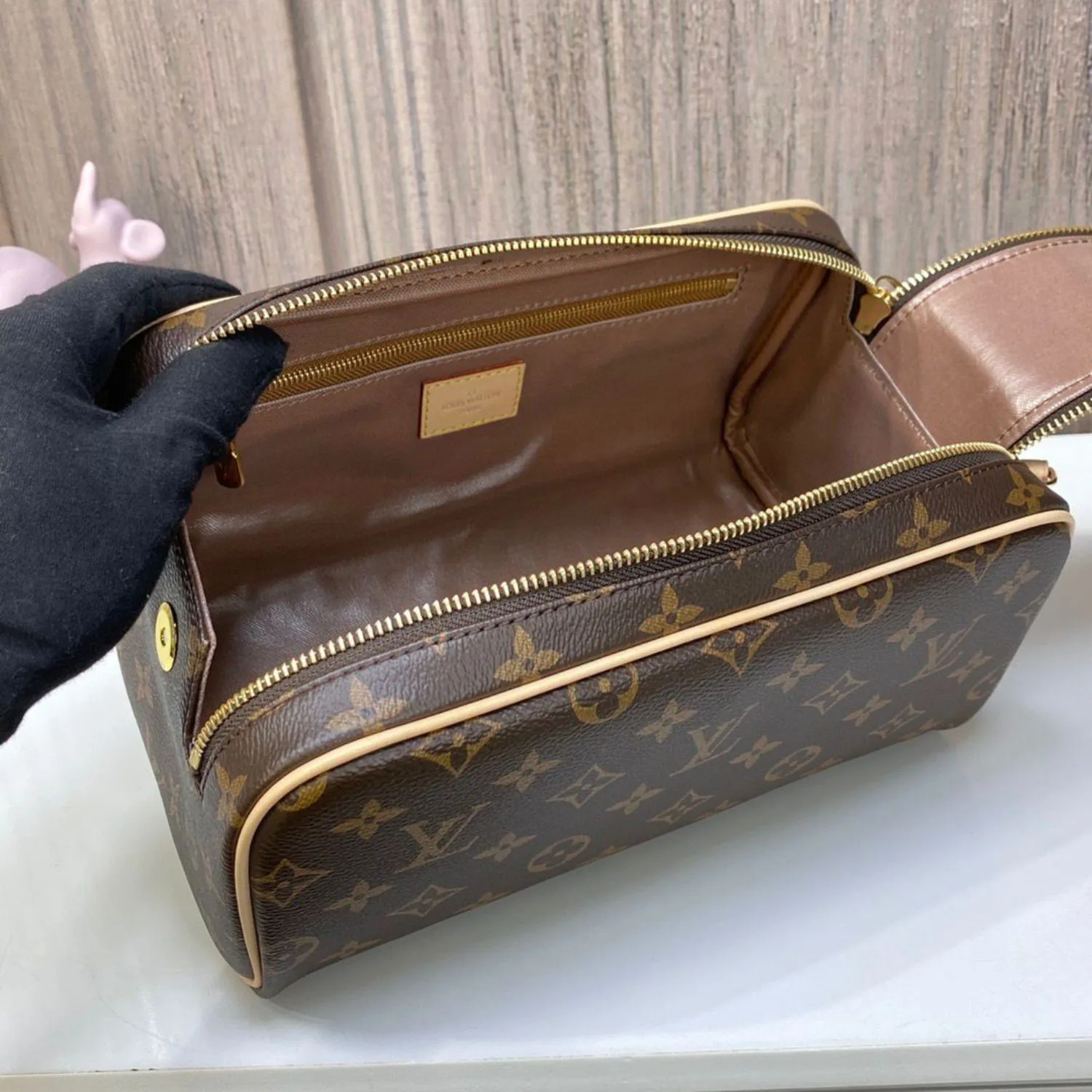 Louis Vuitton King Size Toiletry Monogram Canvas / LV - Image 6