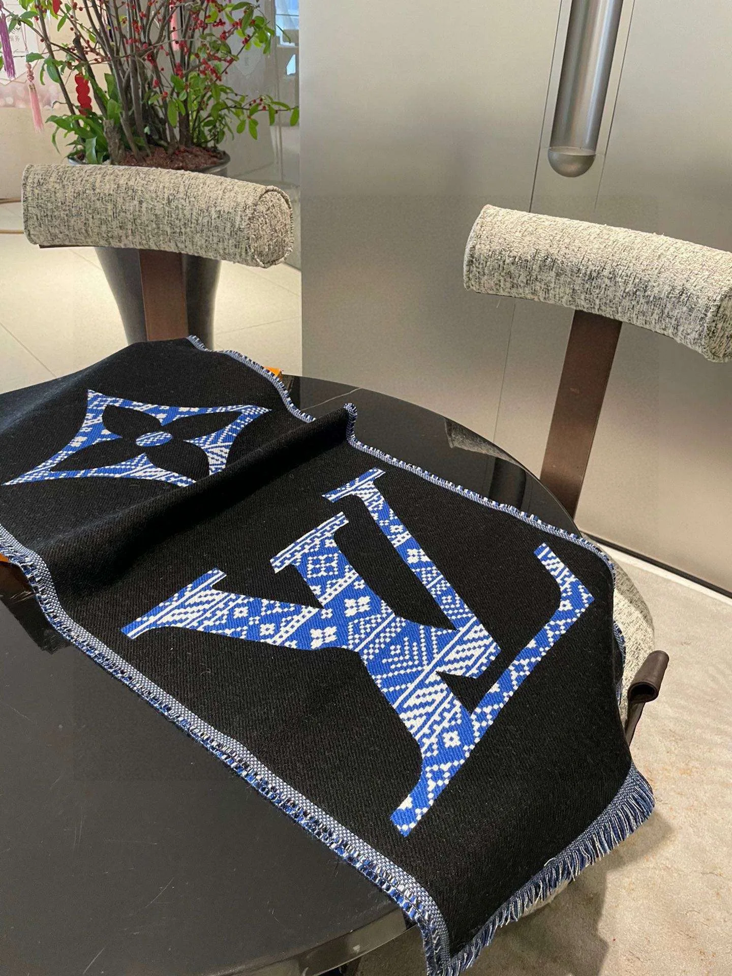 Louis Vuitton MNG Two-Sided Scarf Blue - Image 3