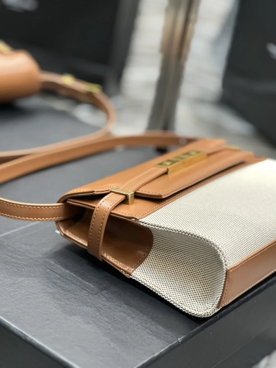 Saint Laurent Manhattan Small Shoulder Bag Brown / - Image 3