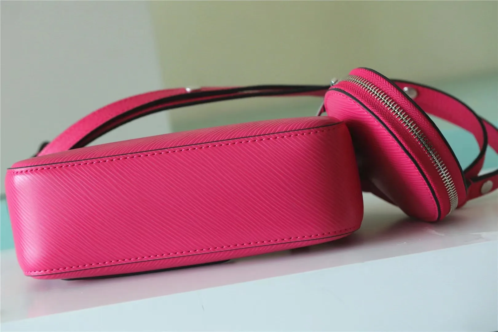 Louis Vuitton Marellini Pink / - Image 4