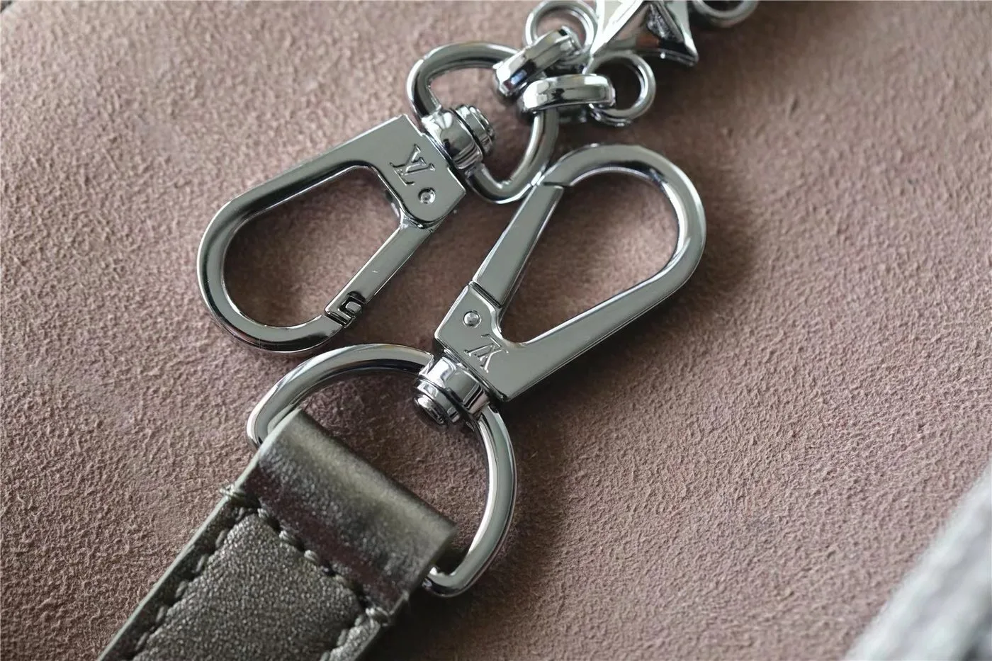Louis Vuitton Mini Dauphine Taupe / - Image 3