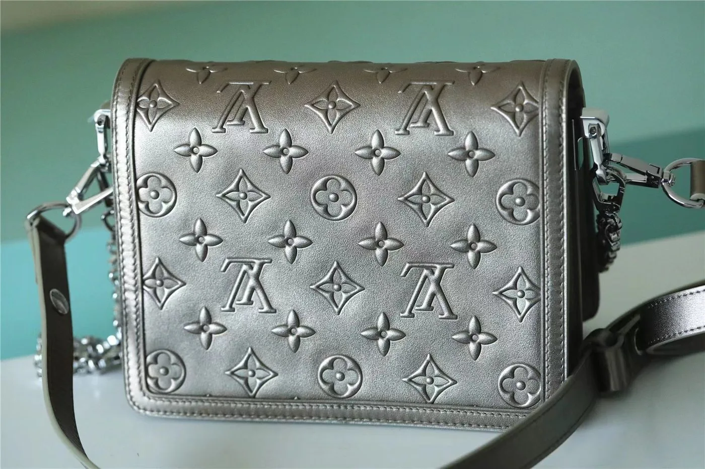 Louis Vuitton Mini Dauphine Taupe / - Image 9