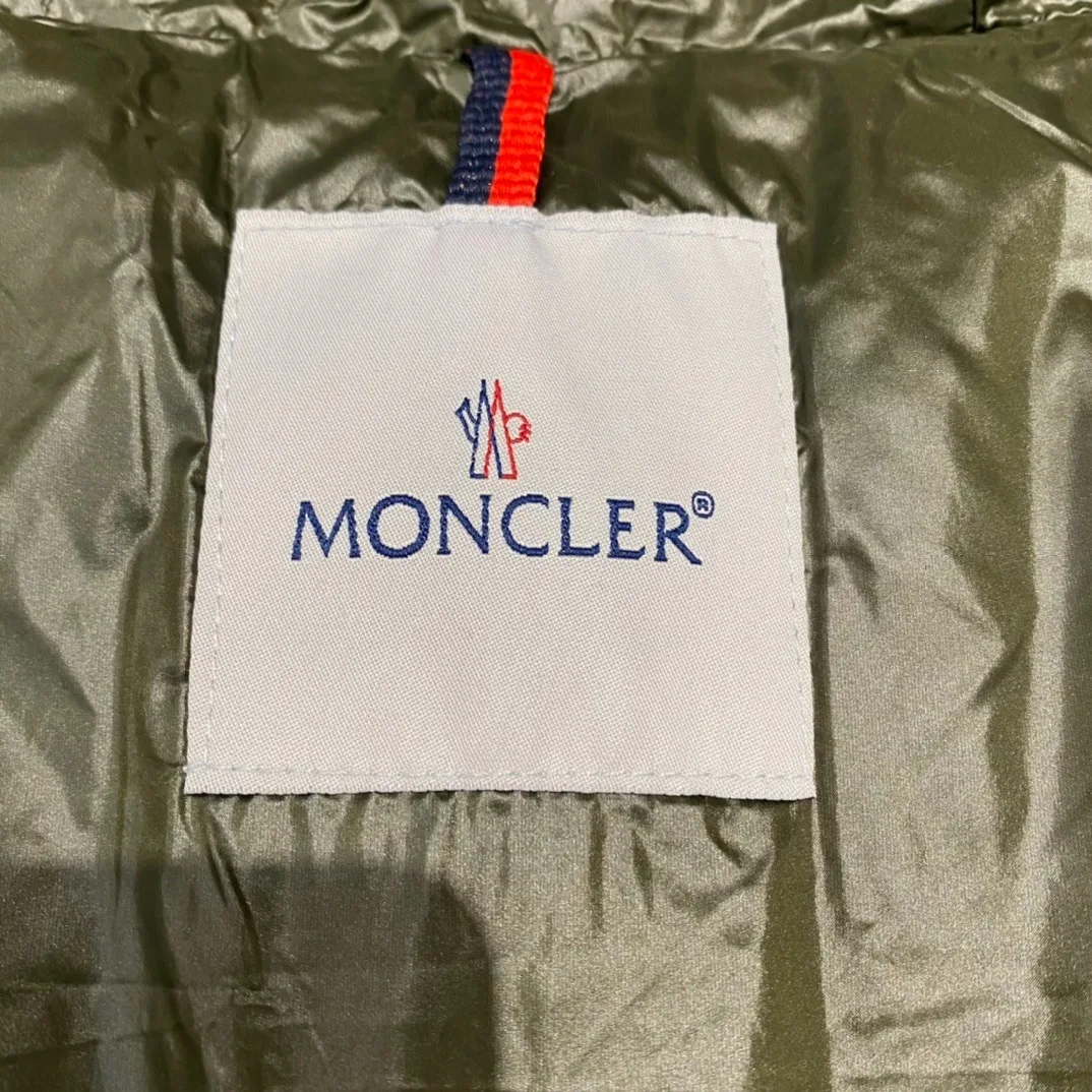 Moncler Boed Hooded Shearling-Trimmed Short Down Jacket Dark Green - Image 6