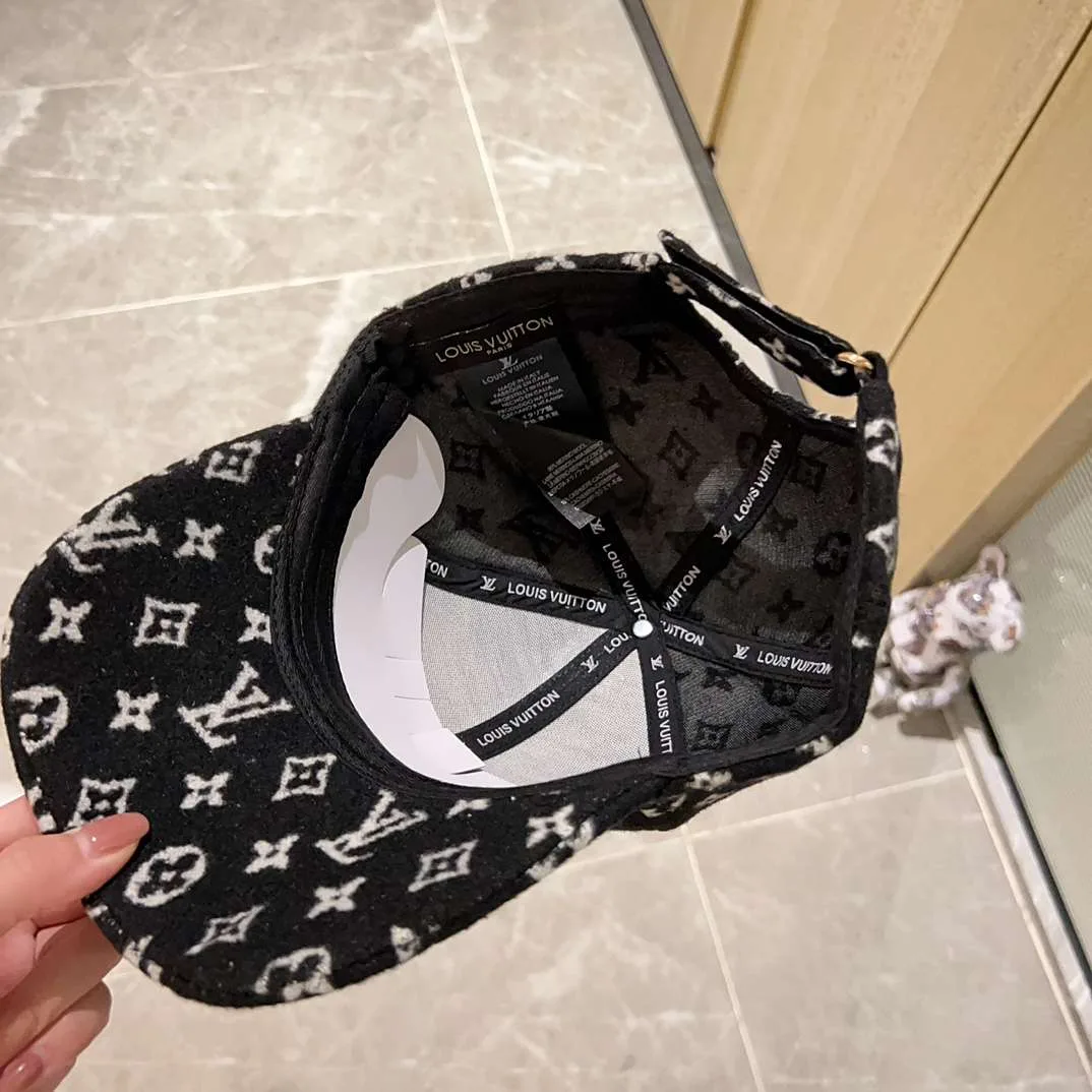 Louis Vuitton Monogram Pattern Cap Black - Image 7