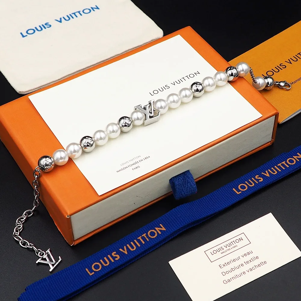 Louis Vuitton Monogram Pearls Bracelet White - Image 4