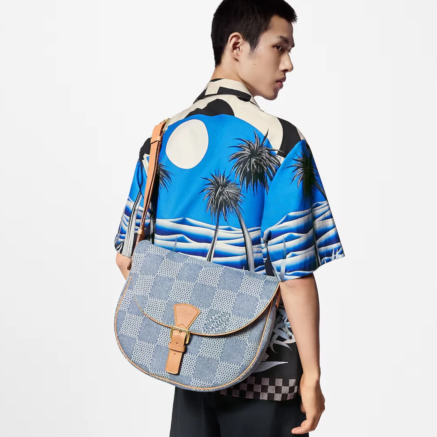 Alternative view of Louis Vuitton Montsouris Messenger MM Denim /