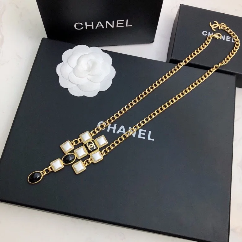 Chanel Morden Stone Necklace Gold Tone - Image 6