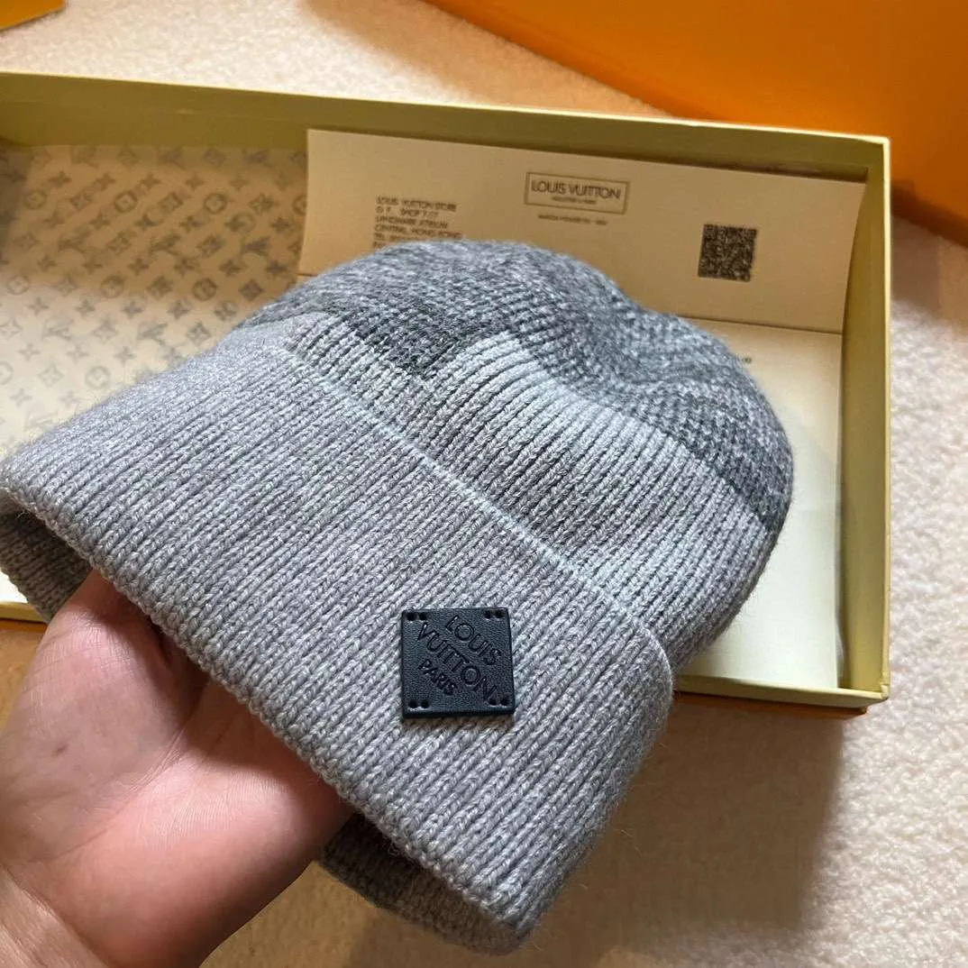 Louis Vuitton Neo Petit Damier Beanie Grey - Image 6