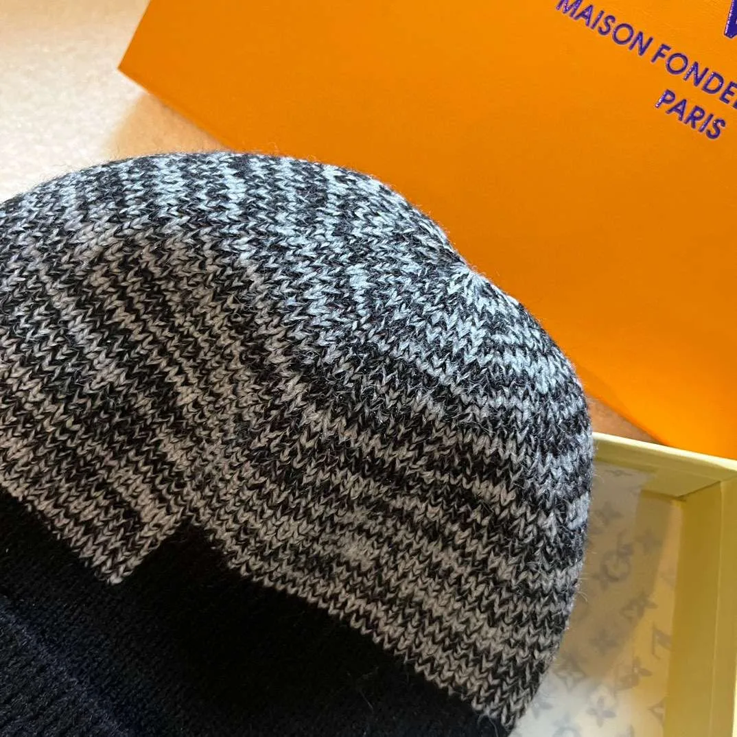 Louis Vuitton Neo Petit Damier Beanie Black - Image 4
