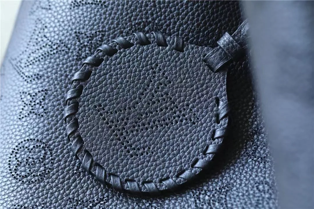 Alternative view of Louis Vuitton Neverfull MM Black /