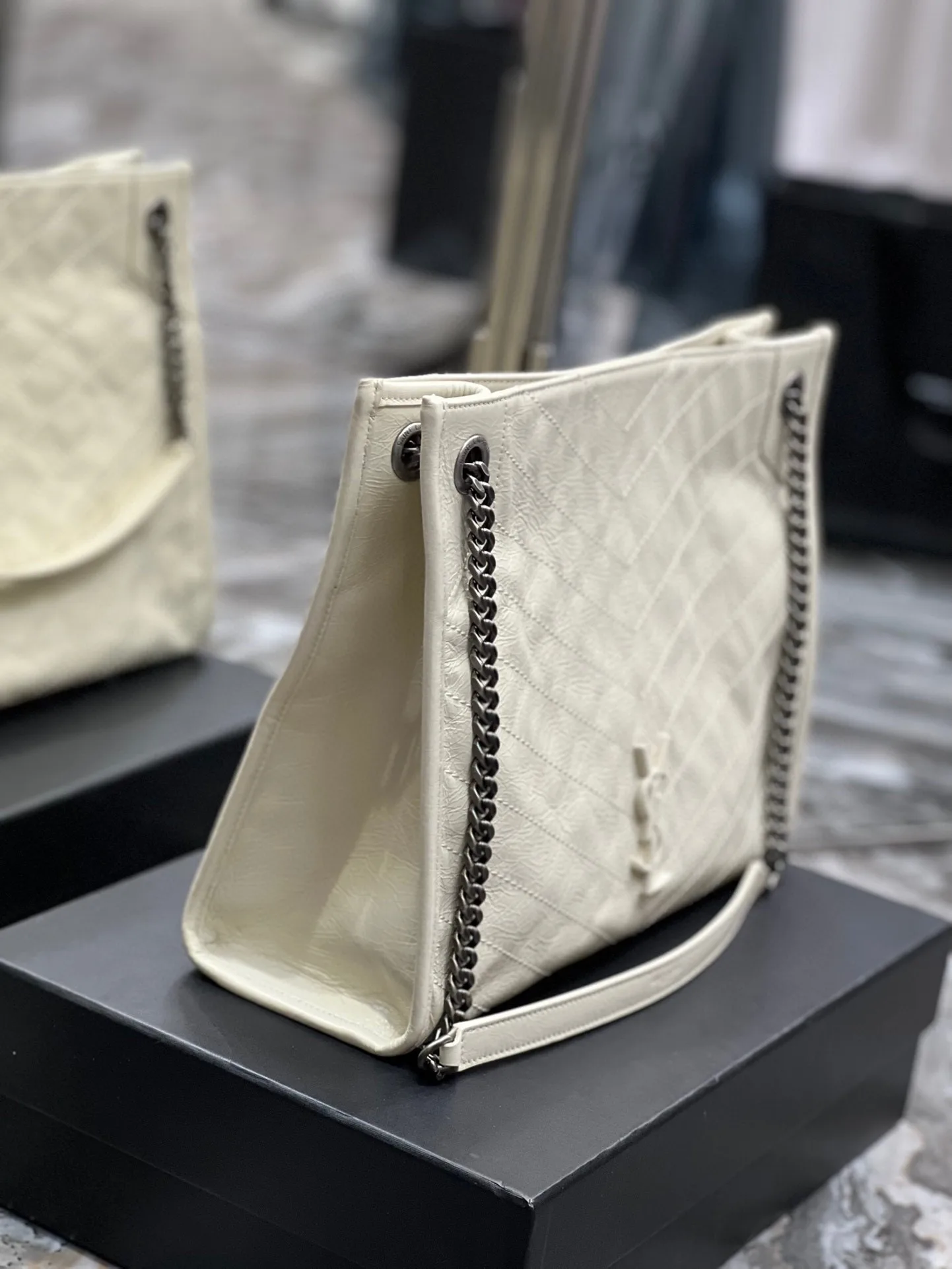 Saint Laurent Niki Shopping Medium Tote Bag / White Silver Hardware - Image 4