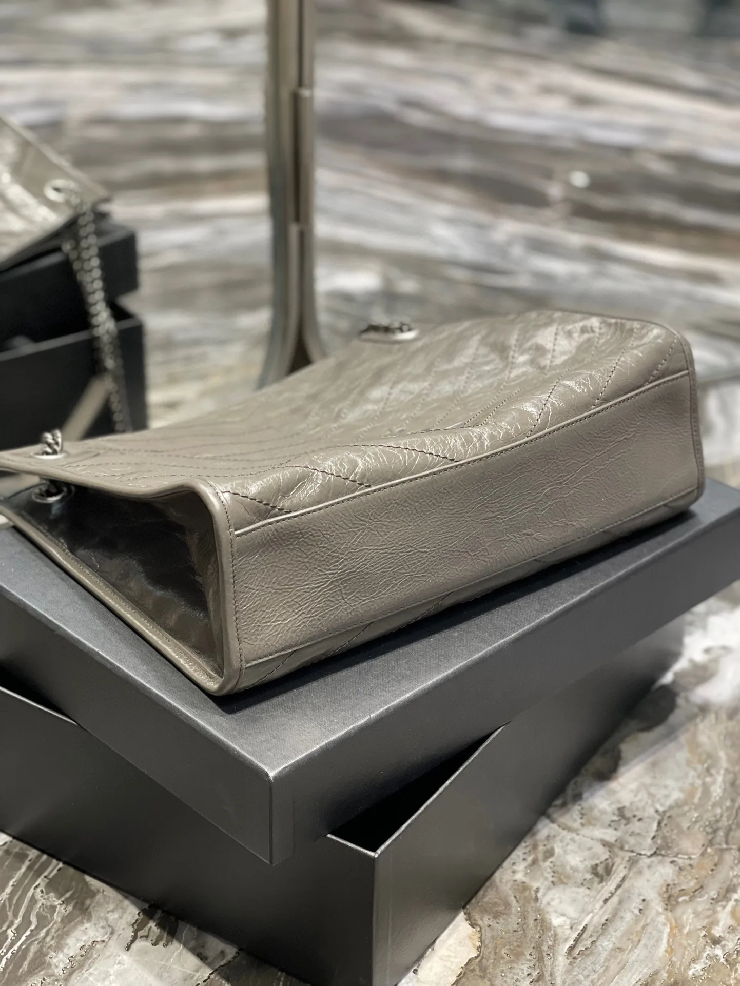 Saint Laurent Niki Shopping Medium Tote Bag / Green Khaki Silver Hardware - Image 5