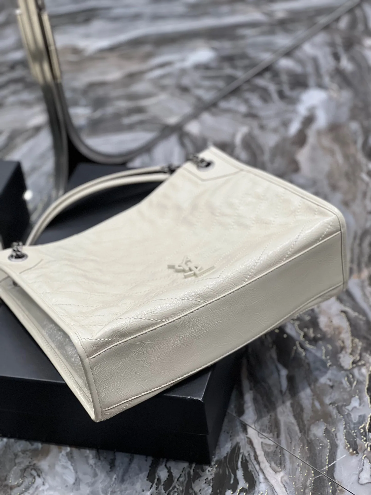 Saint Laurent Niki Shopping Medium Tote Bag / White Silver Hardware - Image 6