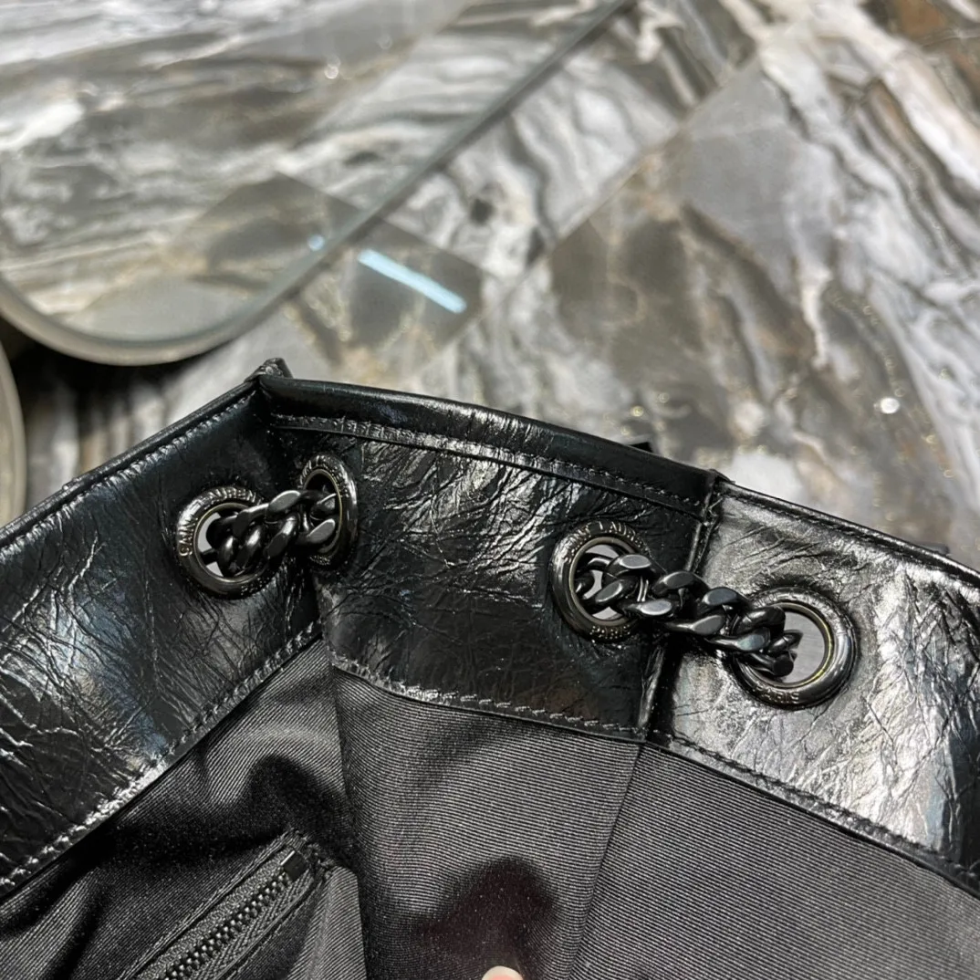 Saint Laurent Niki Shopping Medium Tote Bag / Black Silver Hardware - Image 9