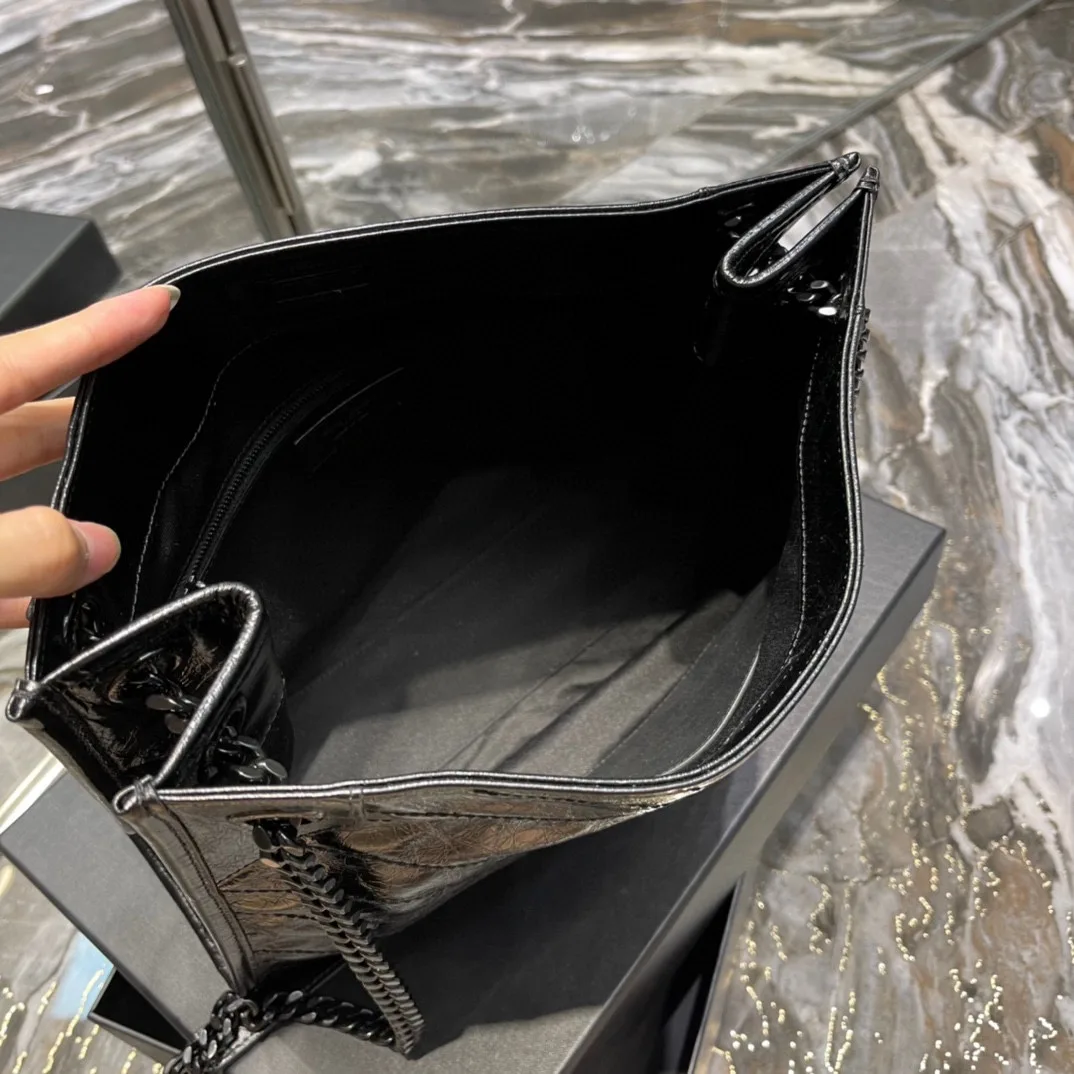 Saint Laurent Niki Shopping Medium Tote Bag / Black Silver Hardware - Image 8