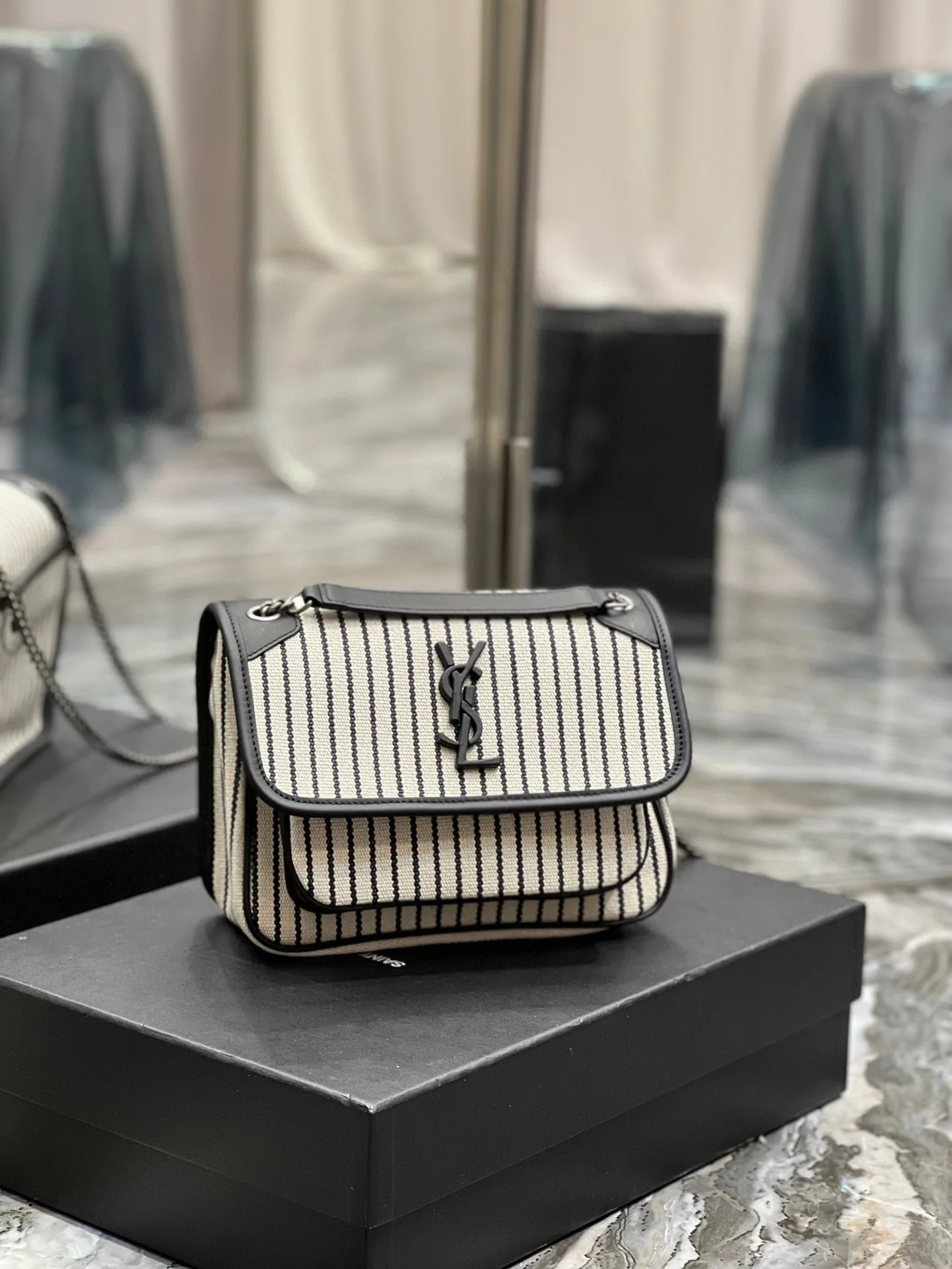 Niki Small Bag White / - Image 4