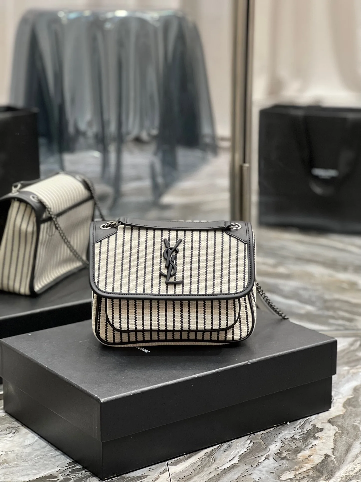 Niki Small Bag White / - Image 7