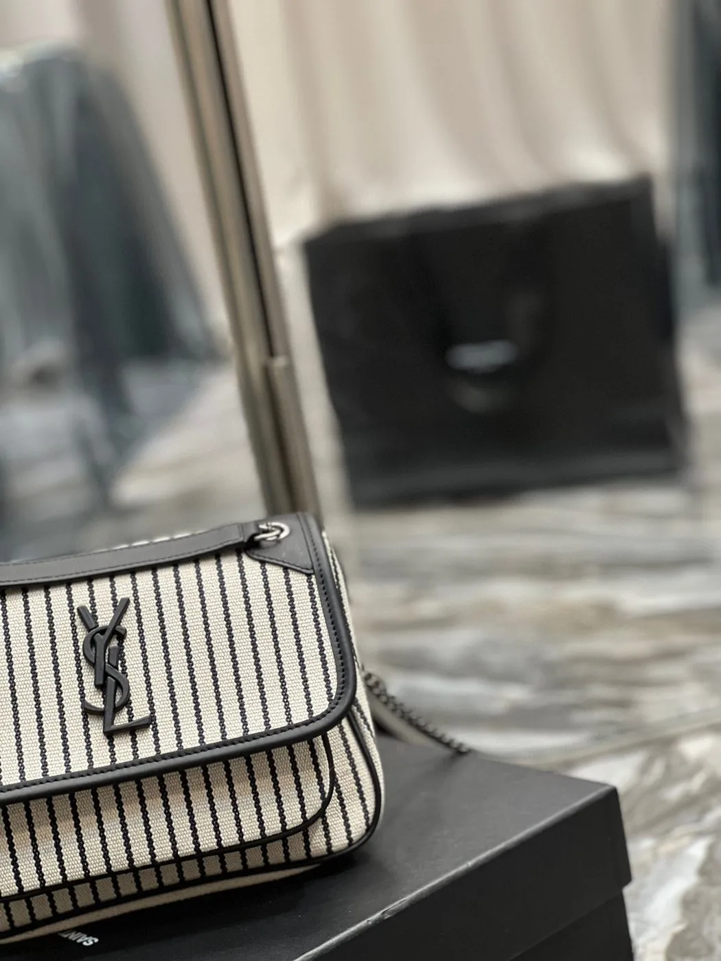 Alternative view of Saint Laurent Niki Small Bag White /