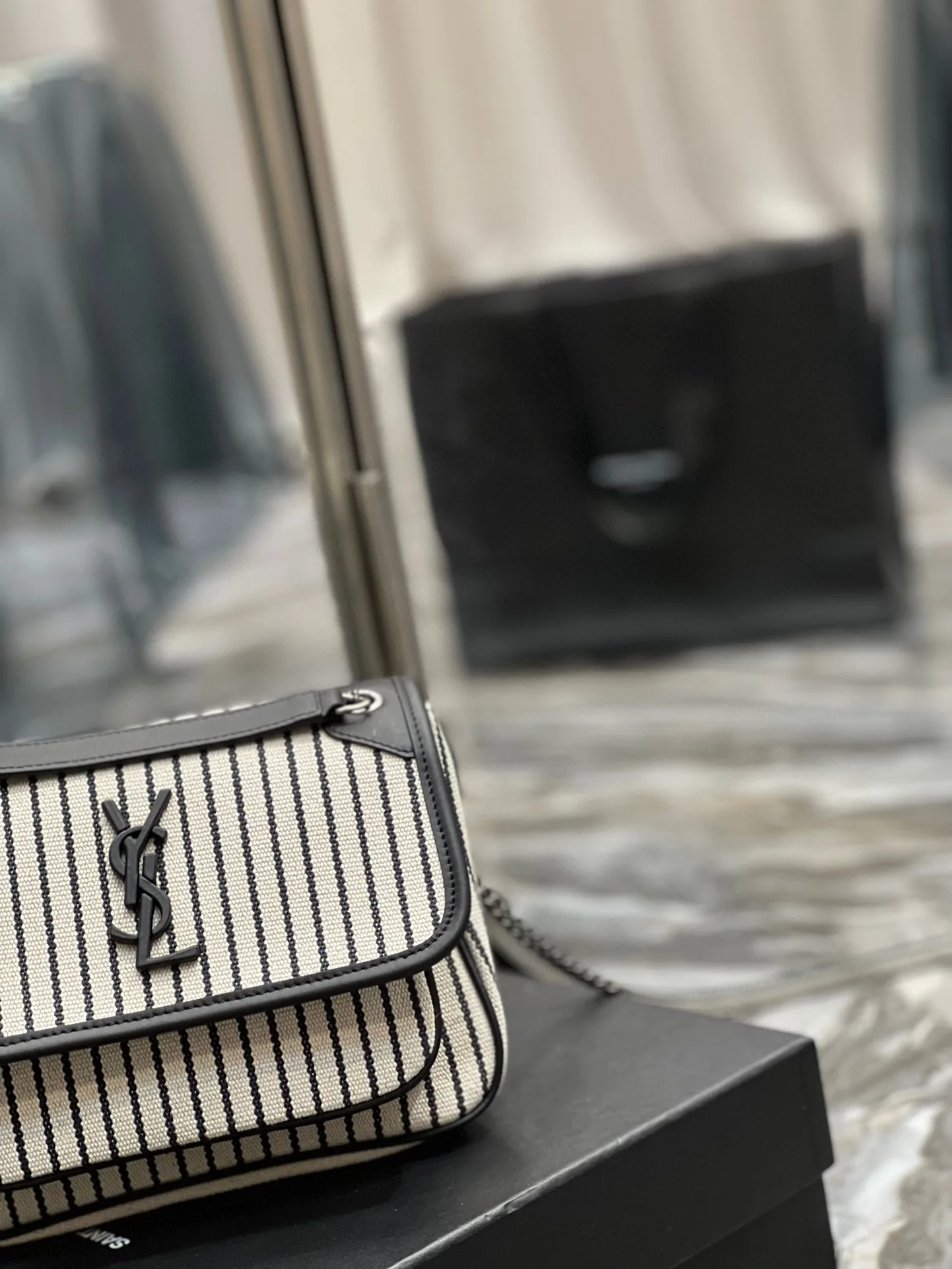 Niki Small Bag White / - Image 8