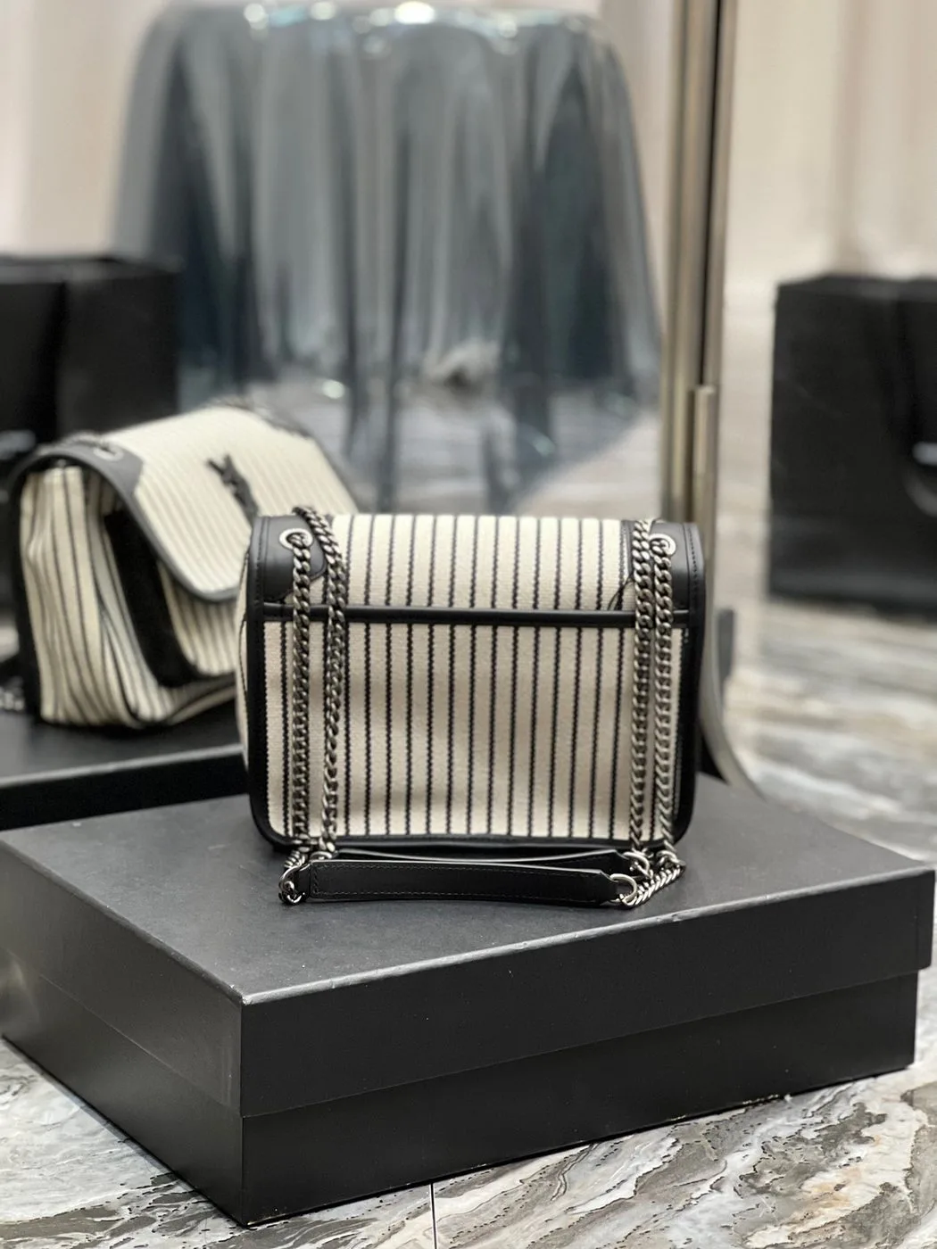 Saint Laurent Niki Small Bag White / - Image 3
