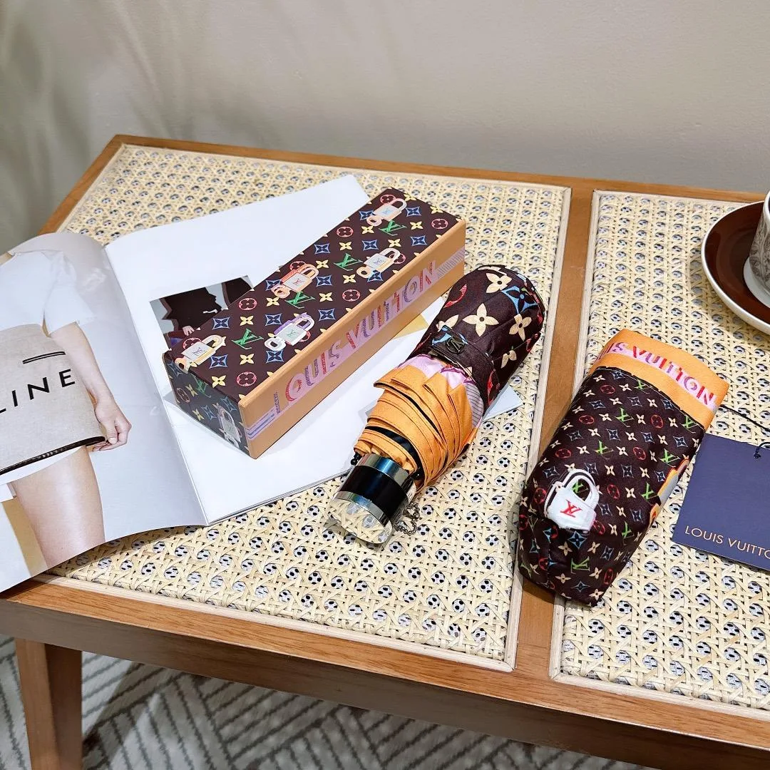 Louis Vuitton Opening Folding Monogram Umbrella Brown - Image 9
