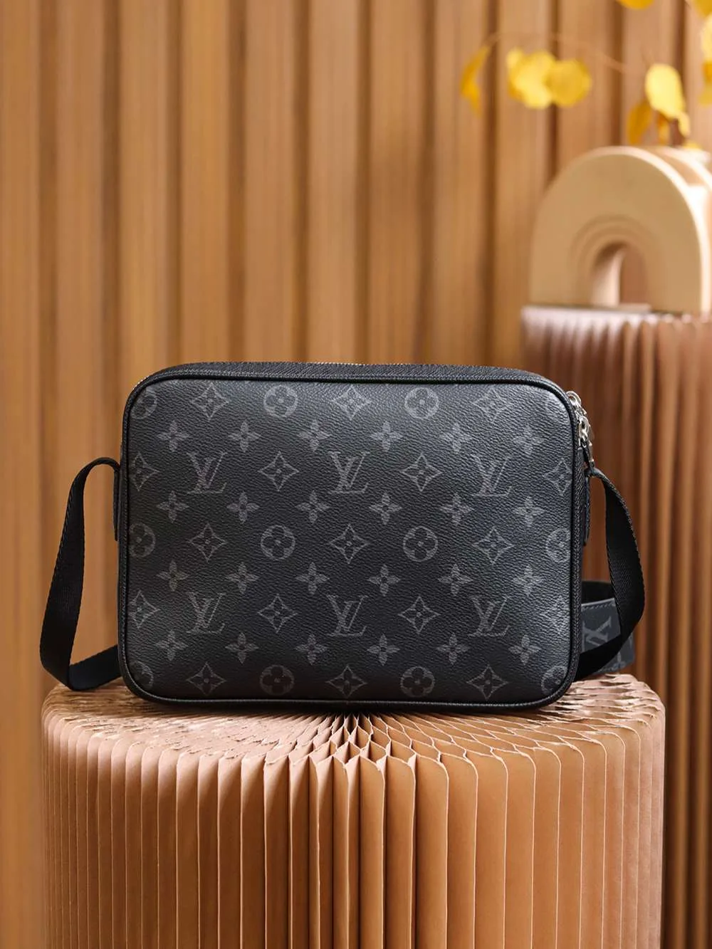 Louis Vuitton Outdoor Messenger Bag Black / - Image 9