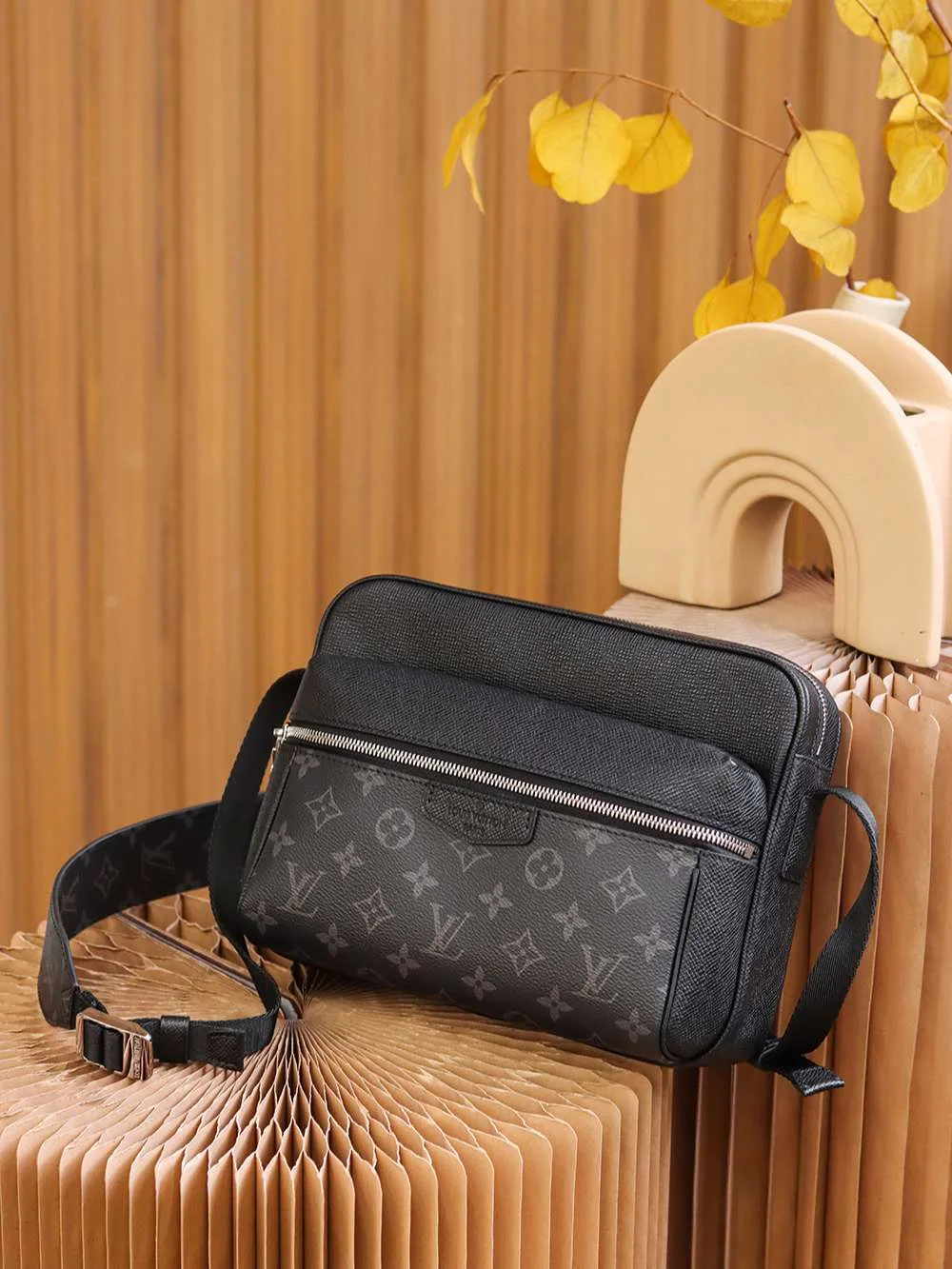 Louis Vuitton Outdoor Messenger Bag Black / - Image 3