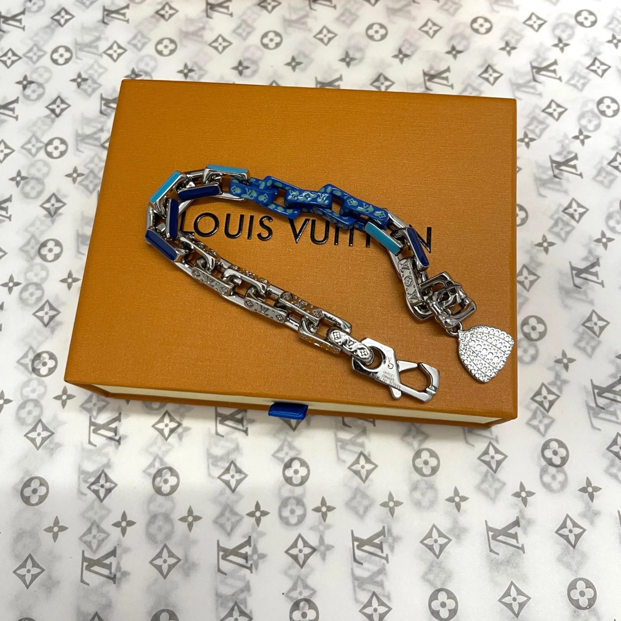 Louis Vuitton LV x YK Paradise Chain Bracelet Blue - Image 4