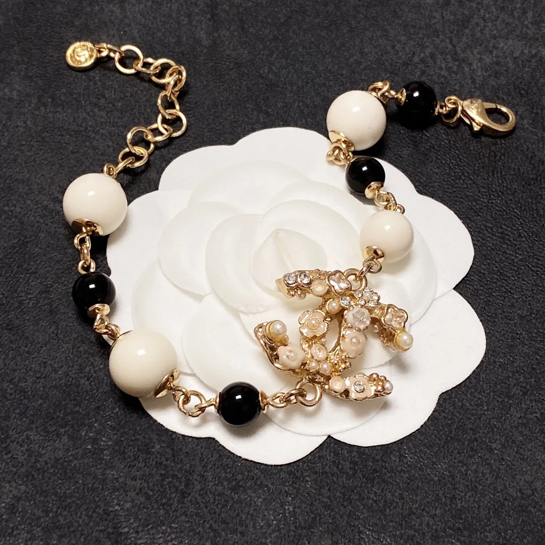 Chanel Pearl Bracelet Gold - Image 3