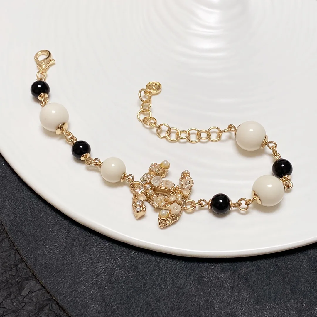 Alternative view of Chanel Pearl Bracelet Gold