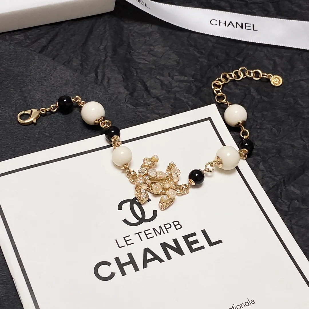 Chanel Pearl Bracelet Gold - Image 4