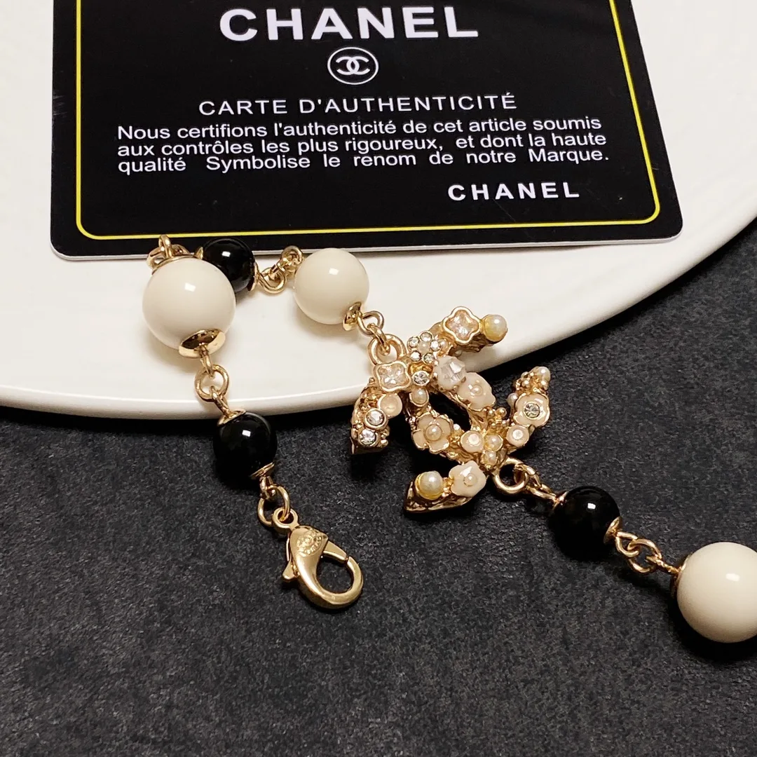 Chanel Pearl Bracelet Gold - Image 6